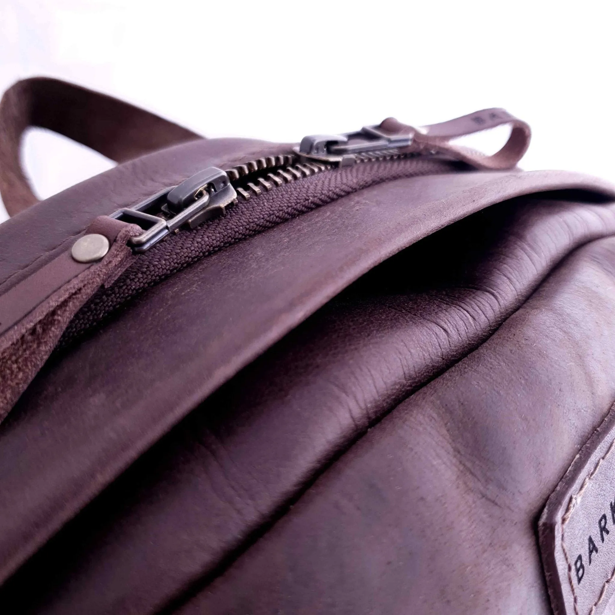 Bark And Mill Classic Daypack | Chocolate