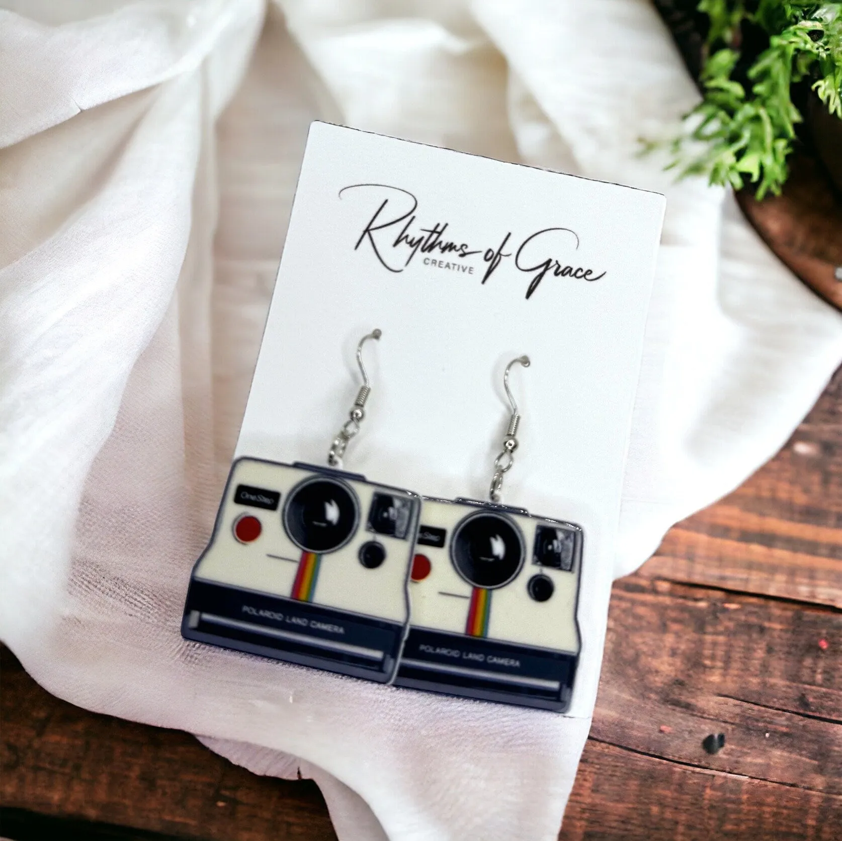 Camera Earrings - Photographer Gift, Handmade Earrings, Retro Camera, Photography Accessories, Polaroid Camera, Instant Photo, Cameras