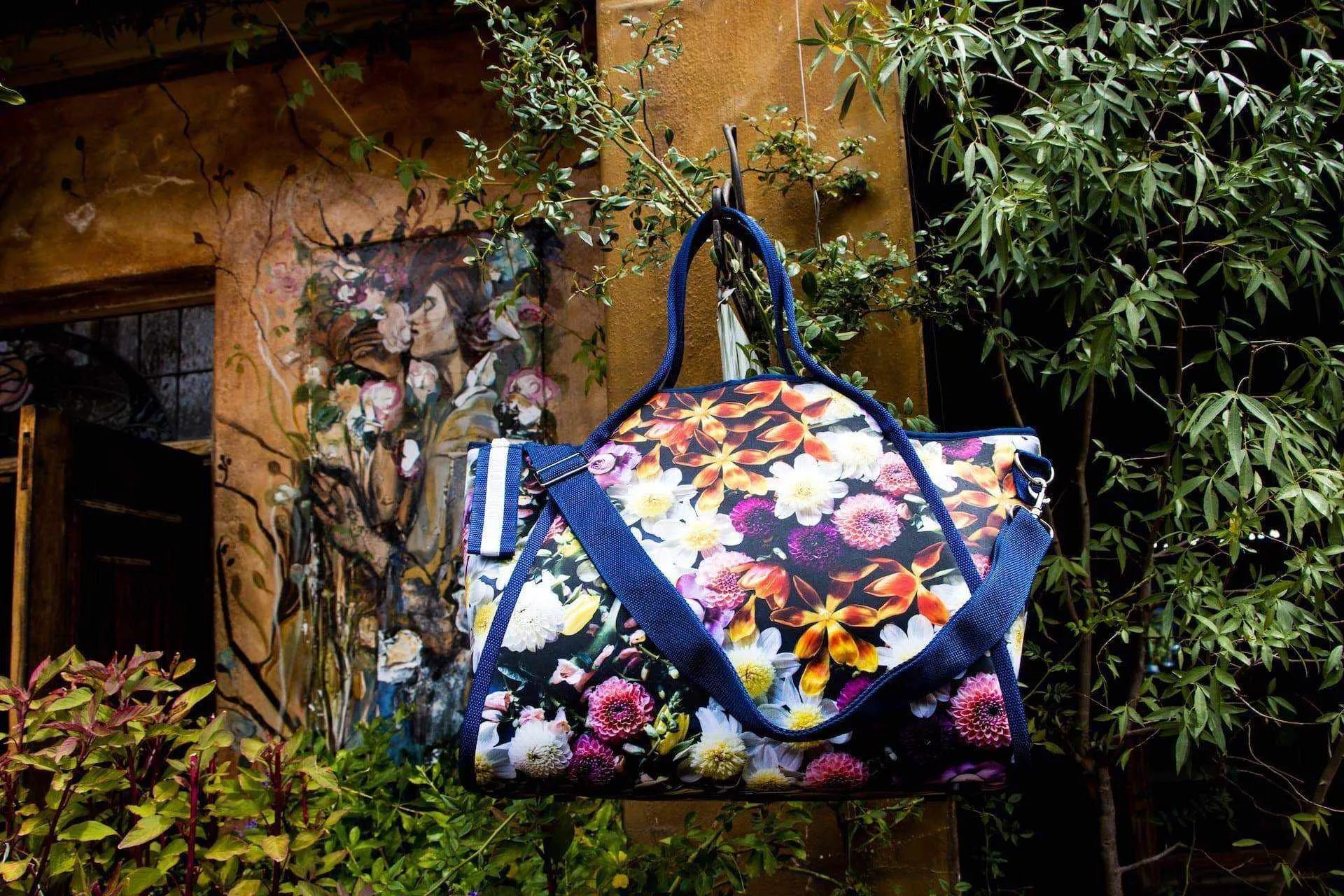 Lily Rose Bag Of Plenty Grag-and-Go Bag | Abundance